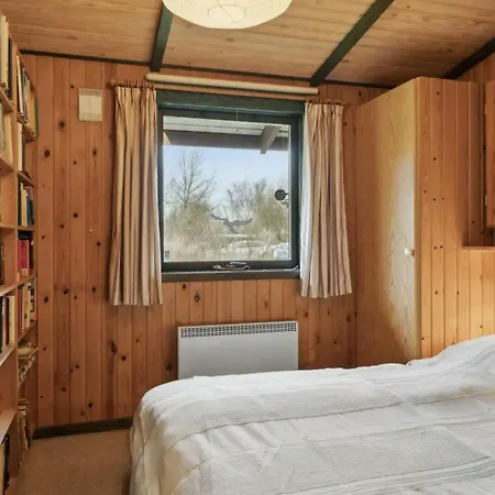 Hébergement de vacances Charming Wooden Summer House In Trend Løgsted