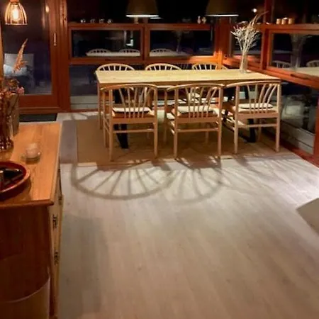 Tatil Evi Charming Wooden Summer House In Trend