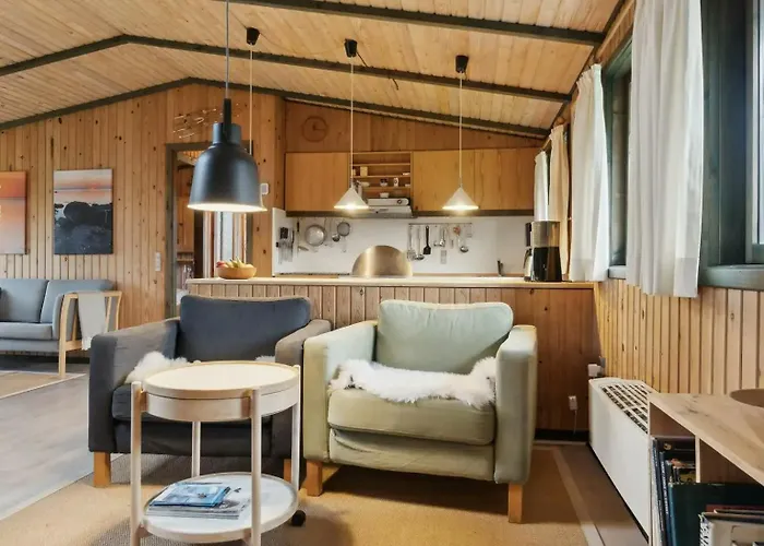 Dom wakacyjny Charming Wooden Summer House In Trend Logstor