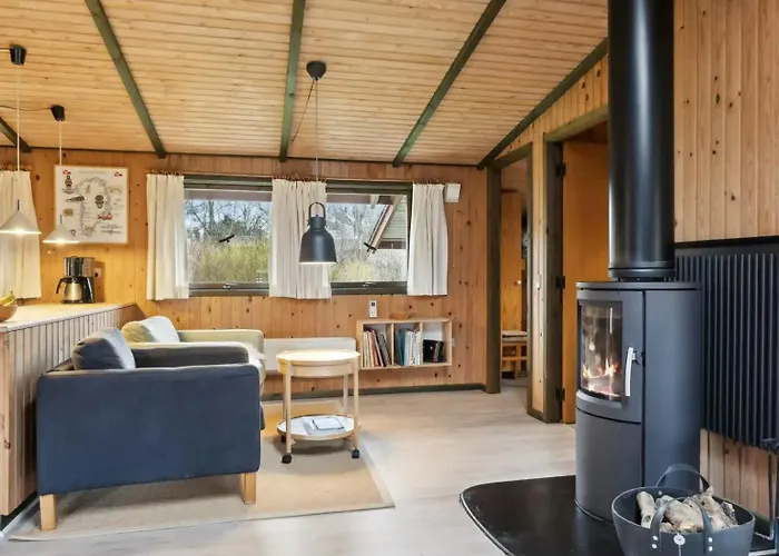 Charming Wooden Summer House In Trend Dom wakacyjny